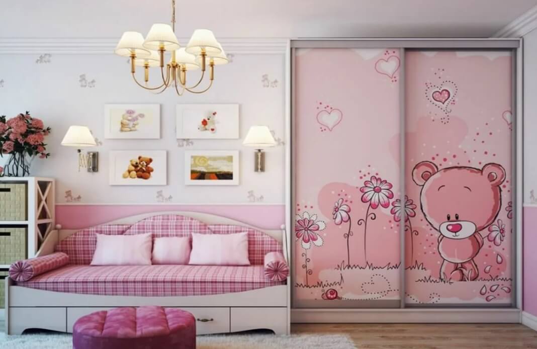 /Розовый шкаф-купе в детскую №109 с рисунком на заказ